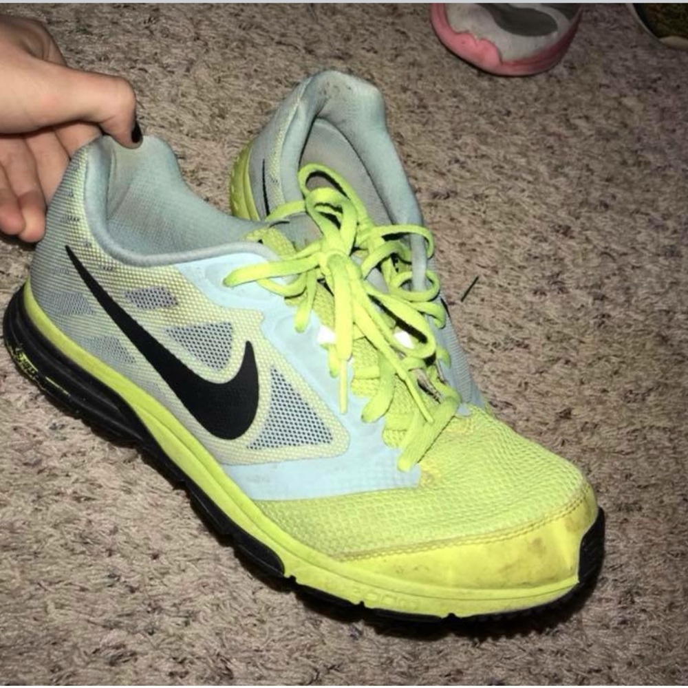 Nike tennis shoes